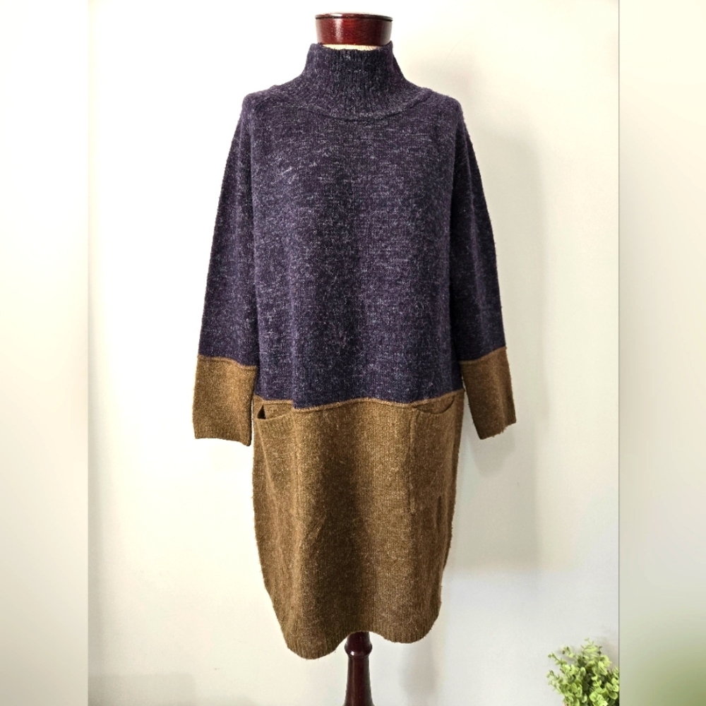 ANTONIO VALENTI Two-Tone Mock Neck Sweater Dress - Blue and Brown. Size Large